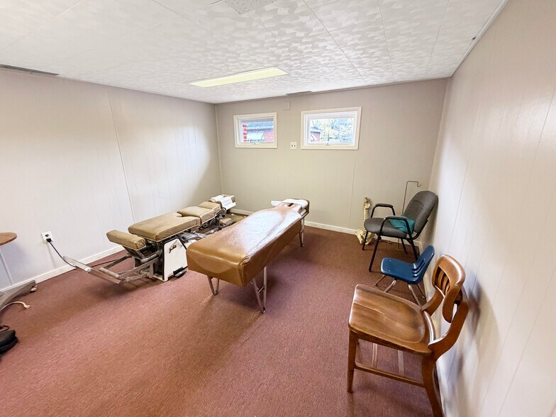 More Photos Of 3130 Memorial Hwy, Dallas Office For Sale