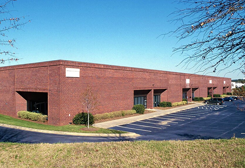 More Photos Of 3715 Atlanta Industrial Pky N, Atlanta Warehouse For Lease