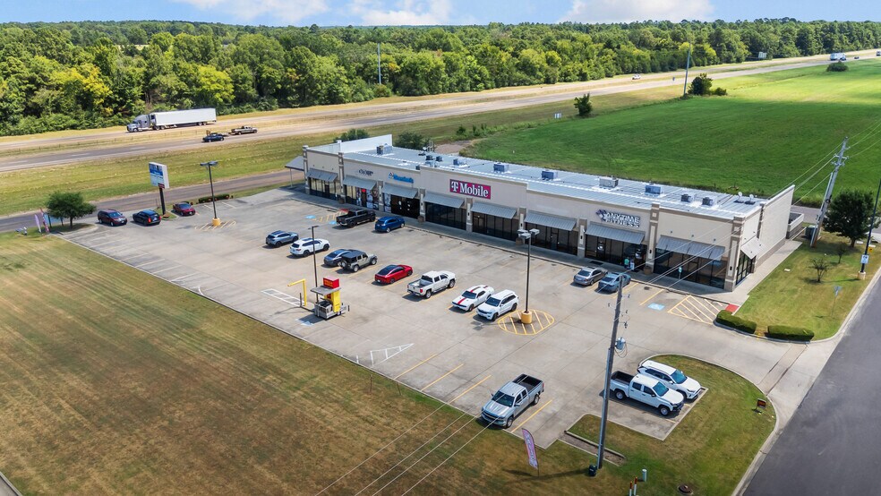 More Photos Of 900 James Bowie Dr, New Boston General Retail For Lease