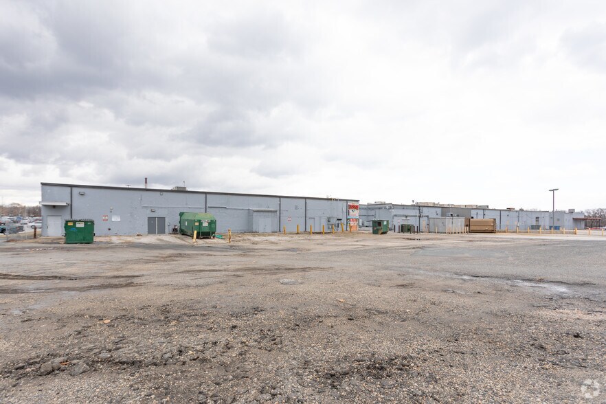 More Photos Of 2201-2401 North Point Blvd, Baltimore Unknown For Sale