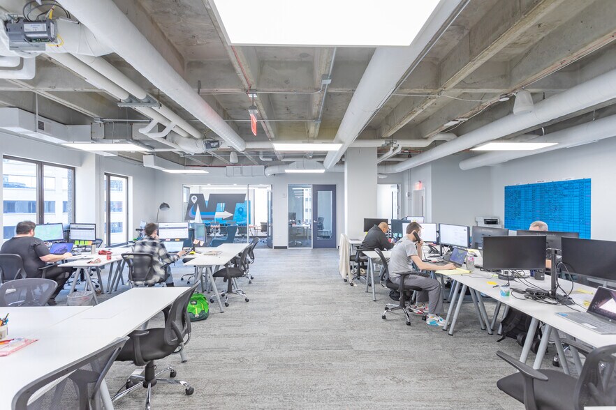 More Photos Of 501 Union St, Nashville Office For Lease