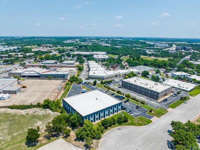 More Photos Of 1606 Headway Cir, Austin Light Manufacturing For Lease