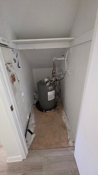 More Photos Of 466 E Miracle Strip Pky, Mary Esther Office For Sale