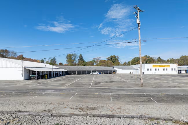 More Photos Of 1620-1640 N Main Street Ext, Butler Showroom For Lease