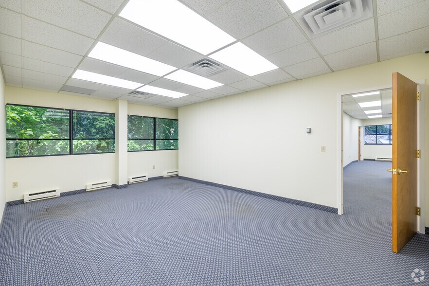 More Photos Of 1600 Saint Georges Ave, Rahway Office For Lease