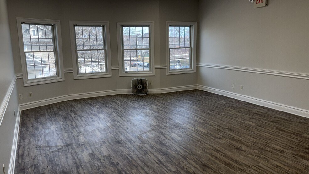 More Photos Of 402 Lexington Ave, Lakewood General Retail For Sale