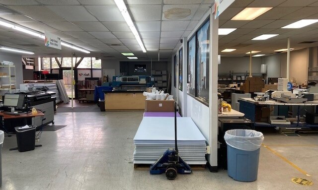 More Photos Of 6300 Gulfton St, Houston Office For Sale