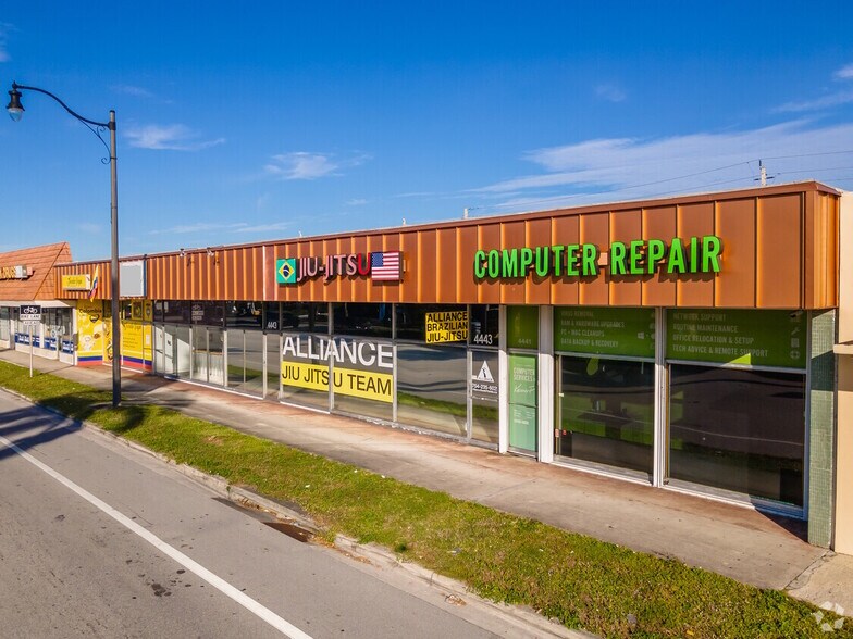 More Photos Of 4441-4449 Hollywood Blvd, Hollywood Storefront For Sale