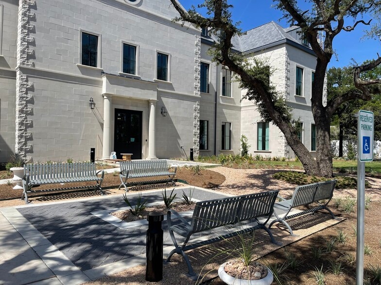 More Photos Of 6420 FM 2244 Rd, Austin Medical For Lease
