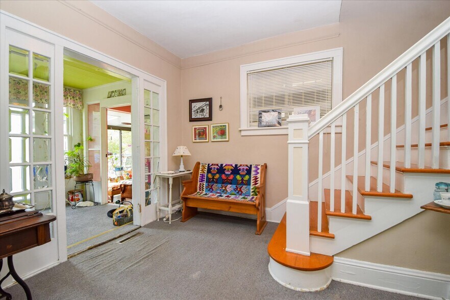 More Photos Of 1911 Memorial Ave SW, Roanoke Office Residential For Sale