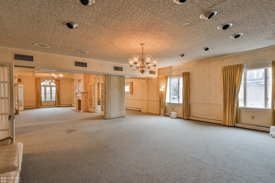 More Photos Of 1619 W Hamilton St, Allentown Funeral Home For Sale