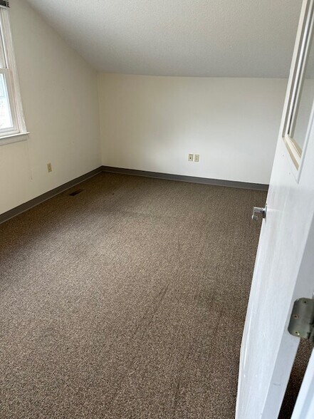 More Photos Of 22 Professional Park Rd, Storrs Mansfield Office For Lease