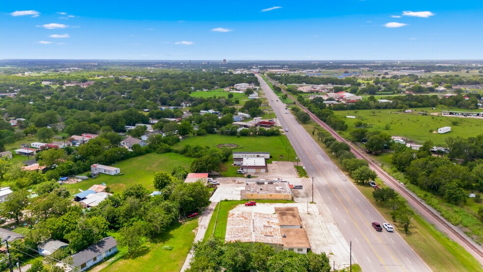 More Photos Of 4107 Port Lavaca Dr, Victoria Showroom For Sale