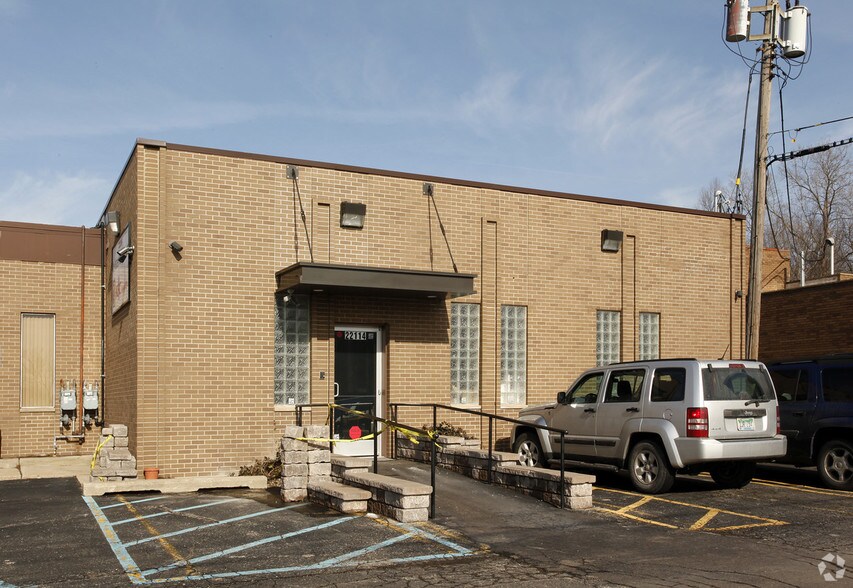 More Photos Of 22114 Telegraph Rd, Southfield Warehouse For Lease