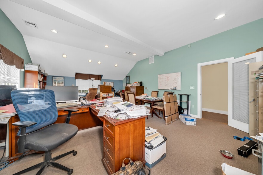 More Photos Of 58 Main St, Topsfield Office For Sale
