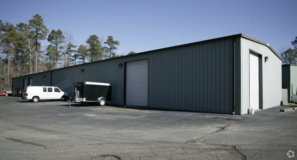 More Photos Of 231 Parkway Dr, Williamsburg Warehouse For Lease