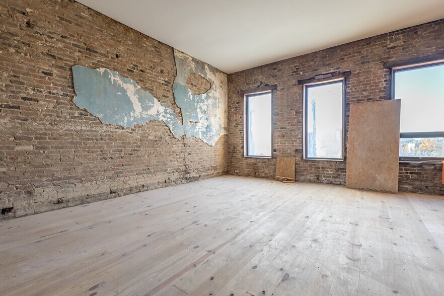 More Photos Of 134 E Front St, Hattiesburg Restaurant For Sale