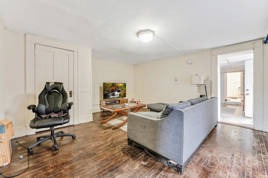 More Photos Of 678 Spruce St, Morgantown Apartments For Sale