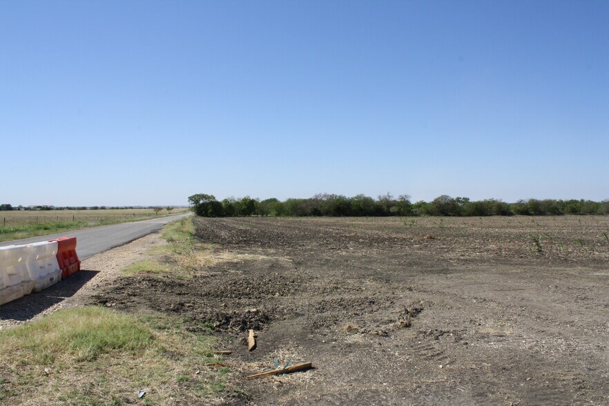 More Photos Of 250 County Road 216, Jarrell Land For Sale