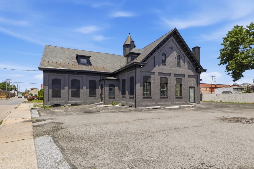 More Photos Of 805 E Prospect St, York General Retail For Sale