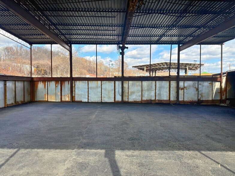 More Photos Of 10 Torre Pl, Yonkers Warehouse For Lease