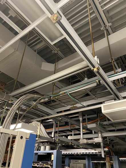 More Photos Of 1321 Forest Ave, Middletown Warehouse For Sale