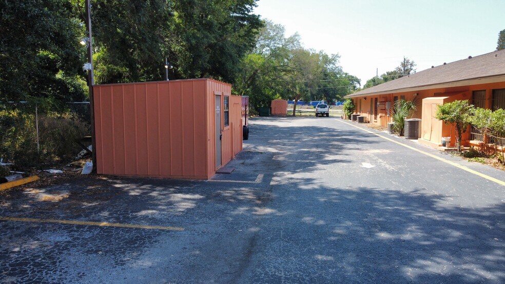 More Photos Of 239 US Hwy 301 E, Bradenton Office For Sale
