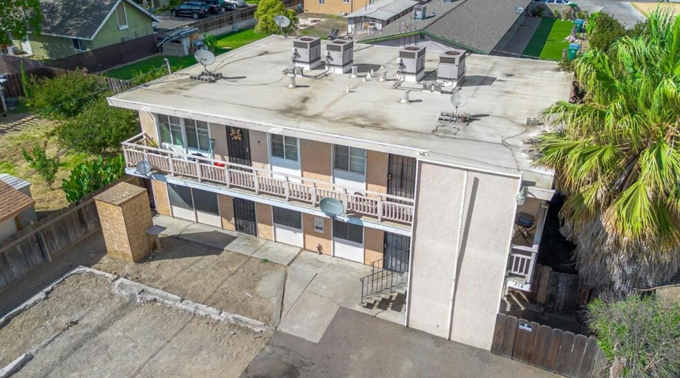 More Photos Of 218 W K St, Los Banos Apartments For Sale