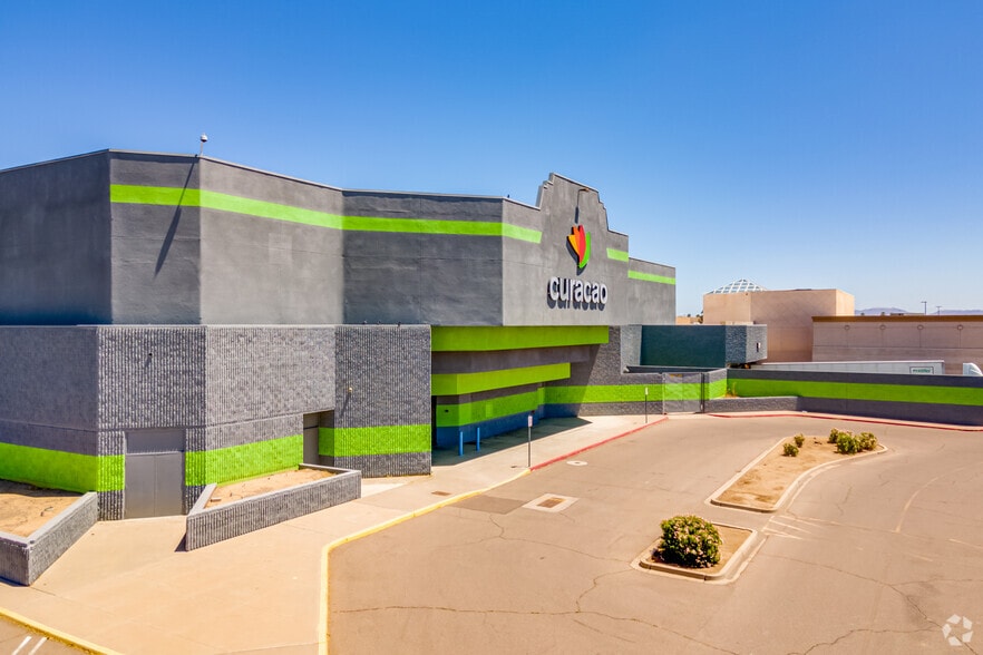 More Photos Of 7611 W Thomas Rd, Phoenix Department Store For Lease