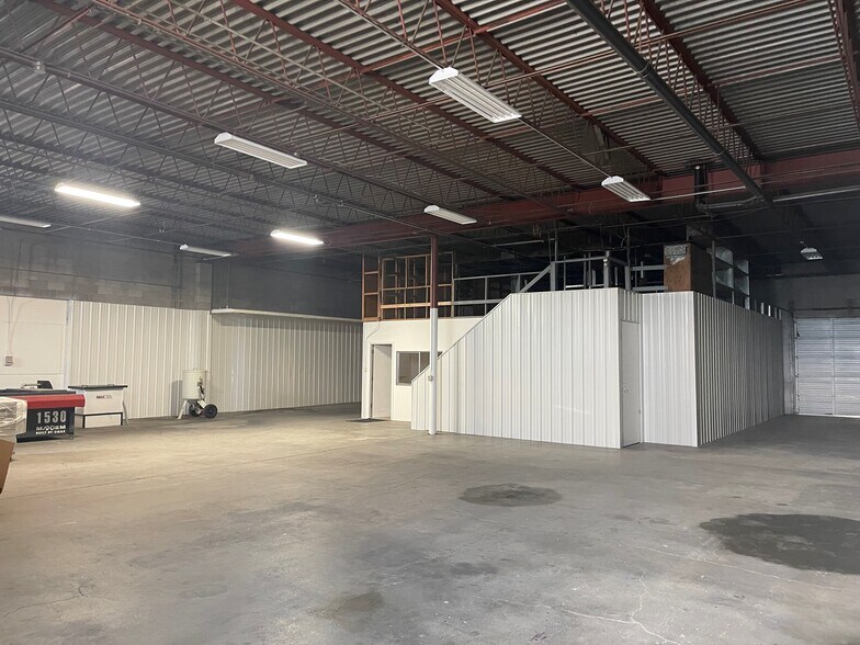 More Photos Of 5540-5564 Gray St, Arvada Warehouse For Lease