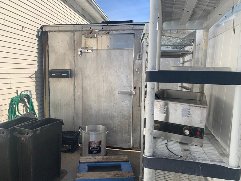 More Photos Of 48 School St, Lincoln Restaurant For Sale