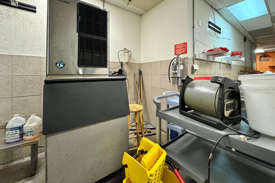 More Photos Of 1480 Washington Blvd, Beaumont Freestanding For Sale