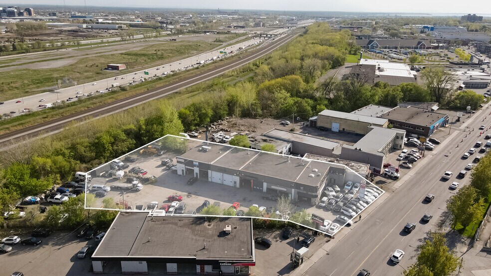 Primary Photo Of 6280-6292 Rue Saint-Jacques, Montréal Auto Repair For Sale