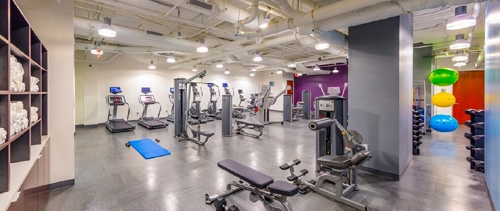 More Photos Of 1250 H St NW, Washington Office For Lease