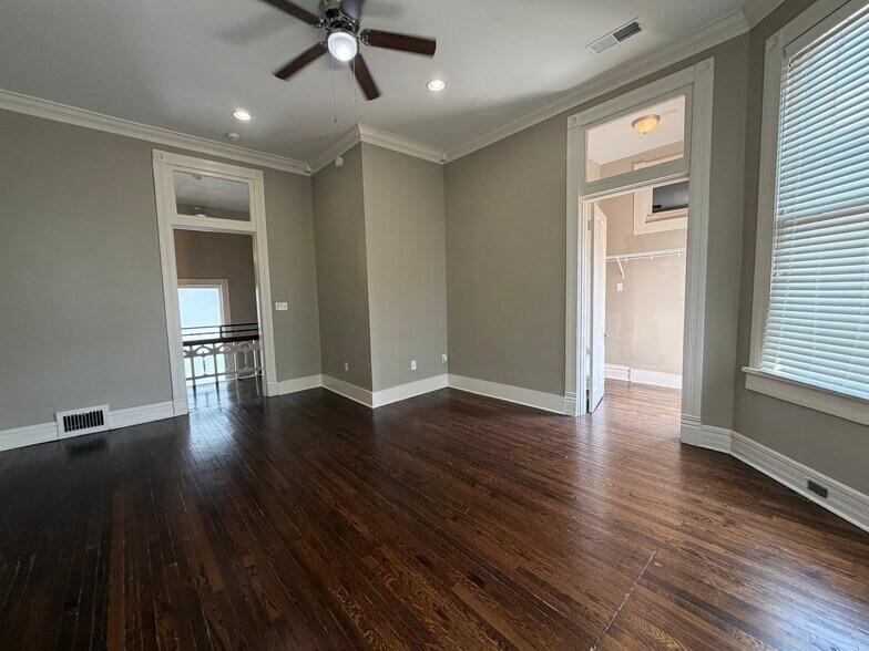 More Photos Of 28 S Idlewild St, Memphis Freestanding For Sale
