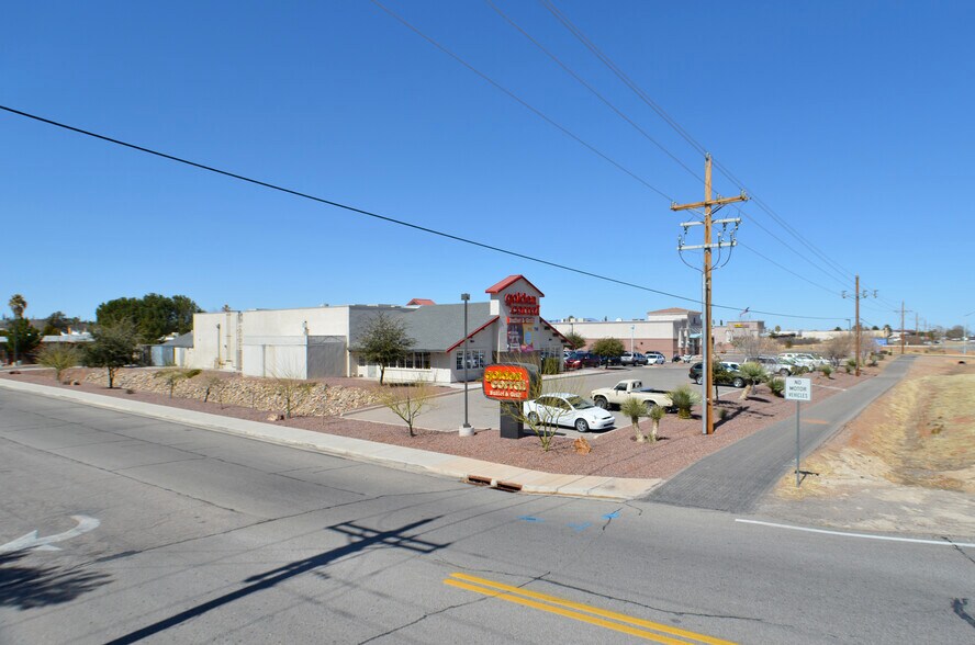 More Photos Of 798 S Highway 92, Sierra Vista Restaurant For Lease