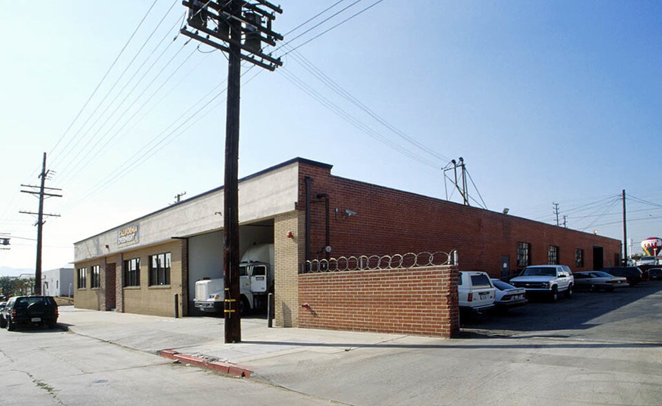 More Photos Of 801 N Lake St, Burbank Warehouse For Lease