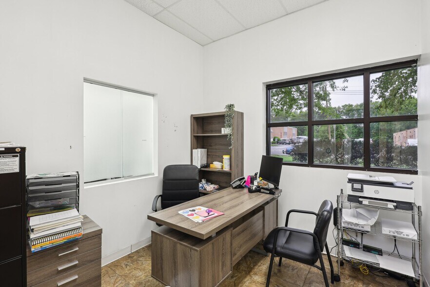 More Photos Of 18 Microlab Rd, Livingston Office For Lease