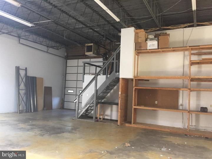 More Photos Of 86 Tomlinson Rd, Huntingdon Valley Light Distribution For Lease
