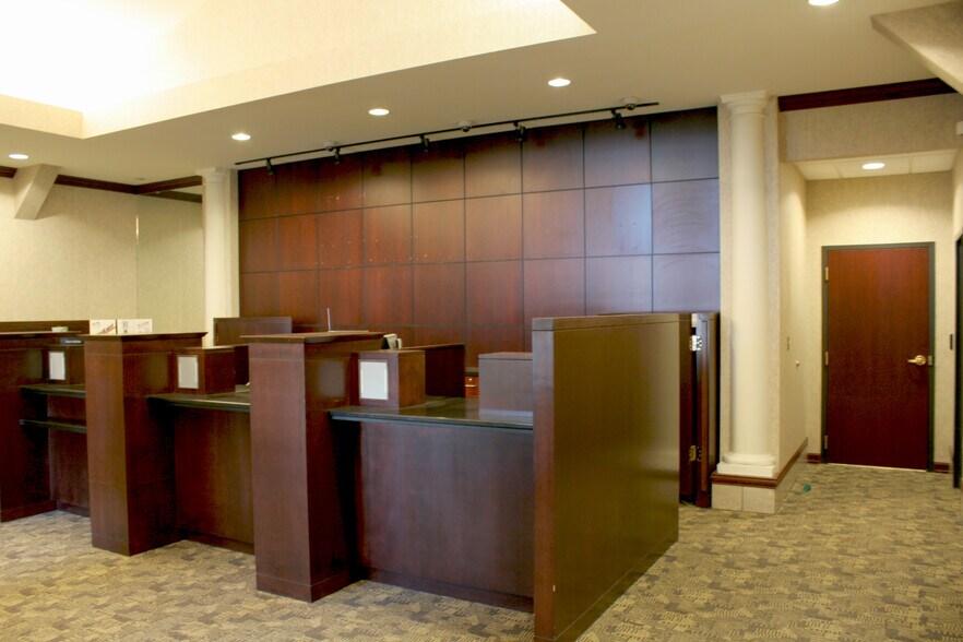 More Photos Of 1111 Chestnut Hills Pky, Fort Wayne Medical For Lease