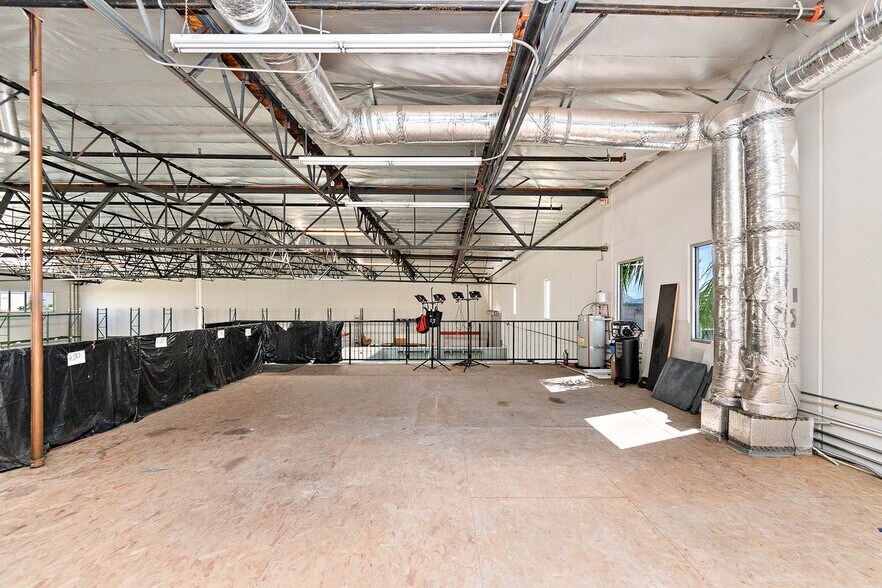 More Photos Of 317 W Tullock St, Rialto Warehouse For Sale