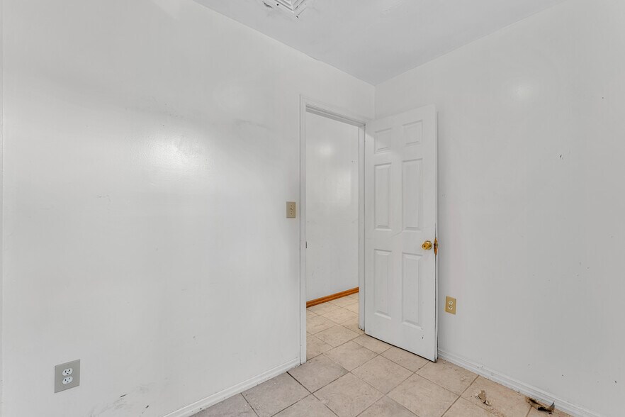 More Photos Of 3807 Pacific Ave, Wildwood Office Residential For Sale