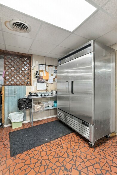 More Photos Of 4264 Murray Hwy, Hardin Restaurant For Sale
