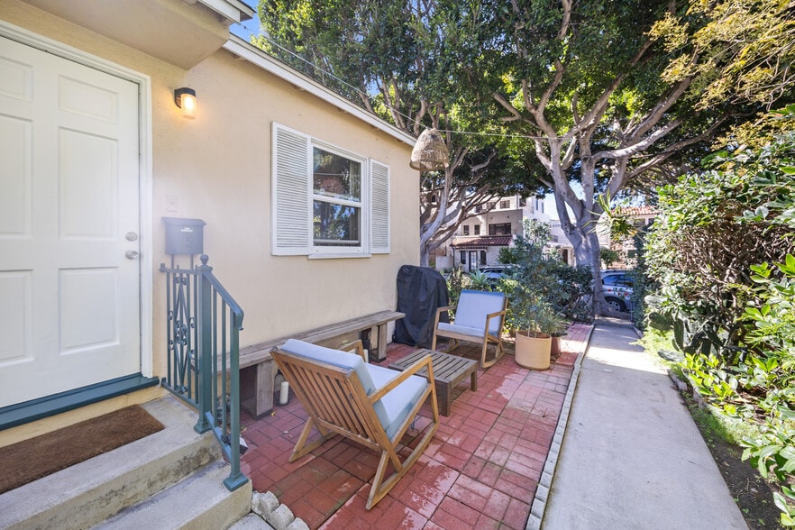 More Photos Of 3017 4th St, Santa Monica Apartments For Sale