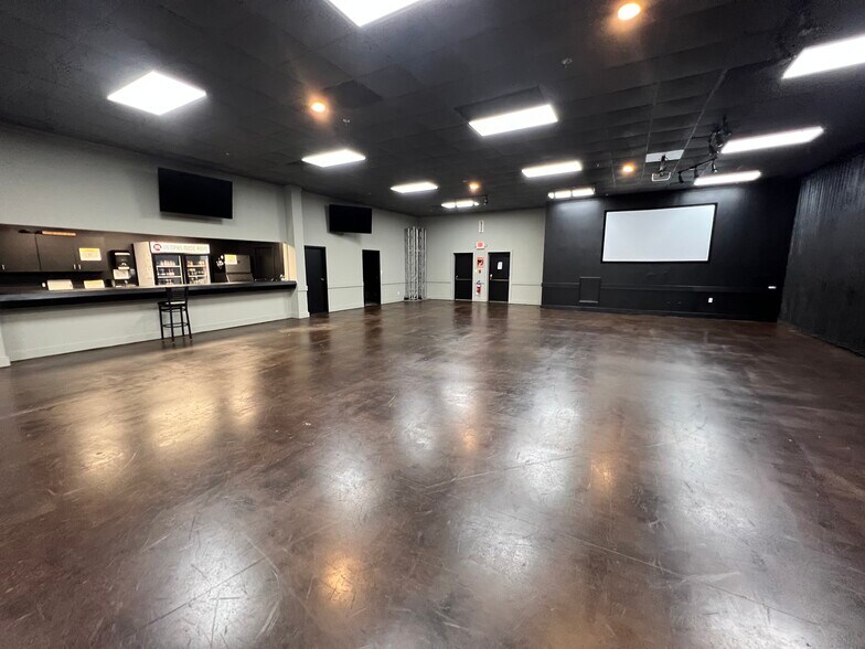 More Photos Of 5776 Shelby Oaks Dr, Memphis Religious Facility For Sale