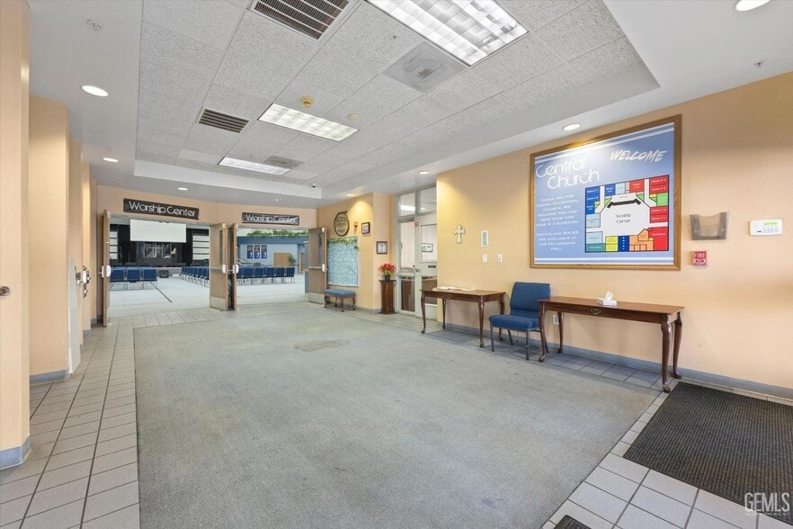 More Photos Of 425 S H St, Bakersfield Religious Facility For Sale