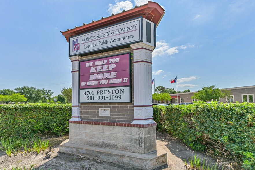 More Photos Of 4701 Preston Ave, Pasadena Office Residential For Sale