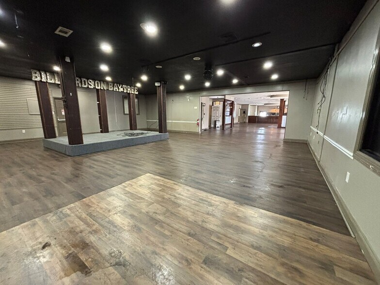 More Photos Of 1305 Baytree Rd, Valdosta Freestanding For Sale