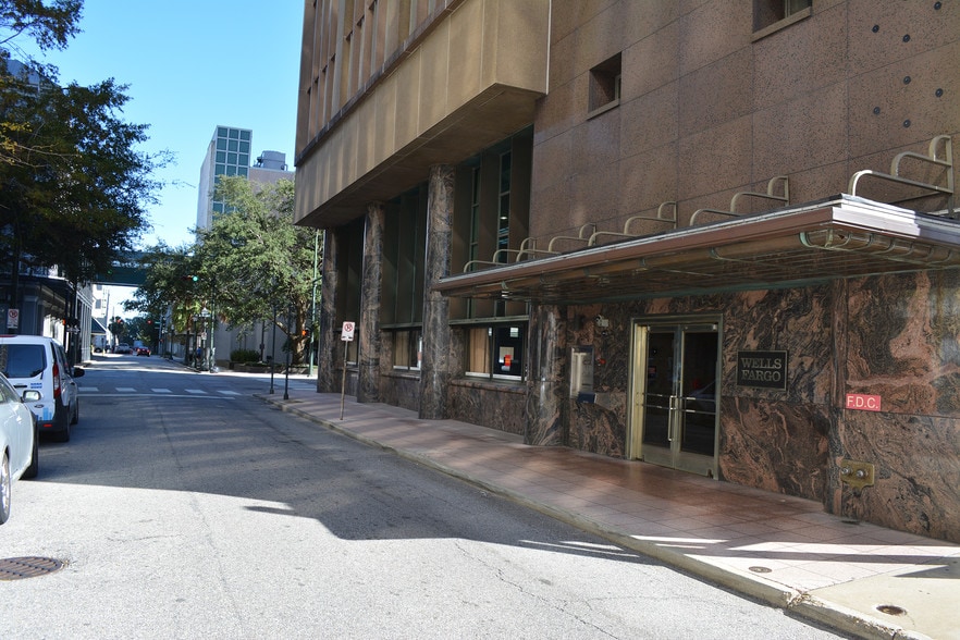 More Photos Of 61 St. Joseph St, Mobile Office For Lease