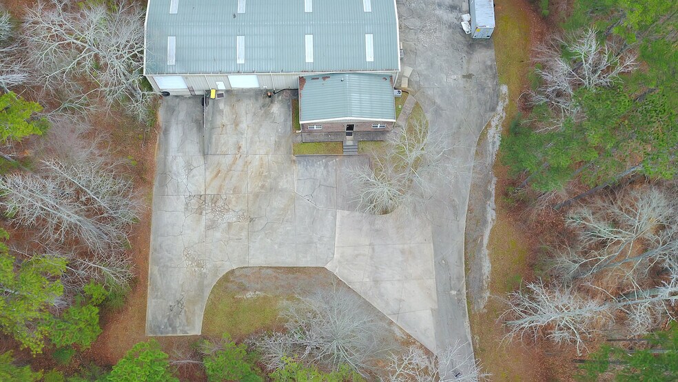More Photos Of 361 Holcombe Rd, Bremen Warehouse For Lease